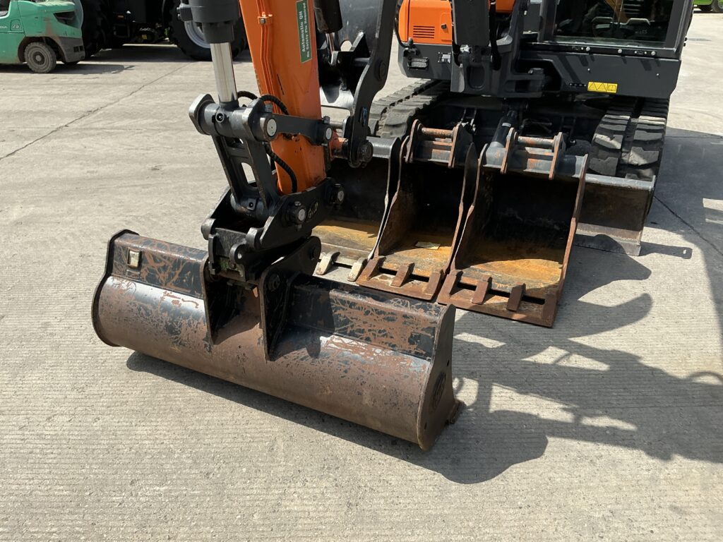 Develon DX85R Series 7 Digger (ST26568)