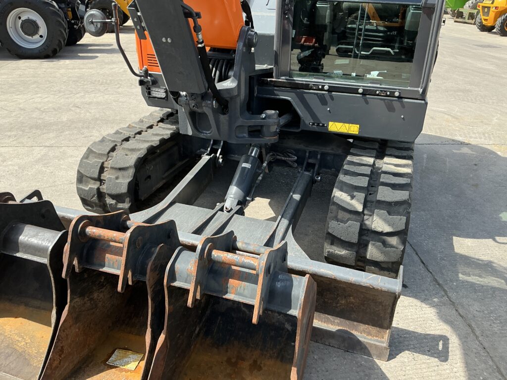 Develon DX85R Series 7 Digger (ST26568)