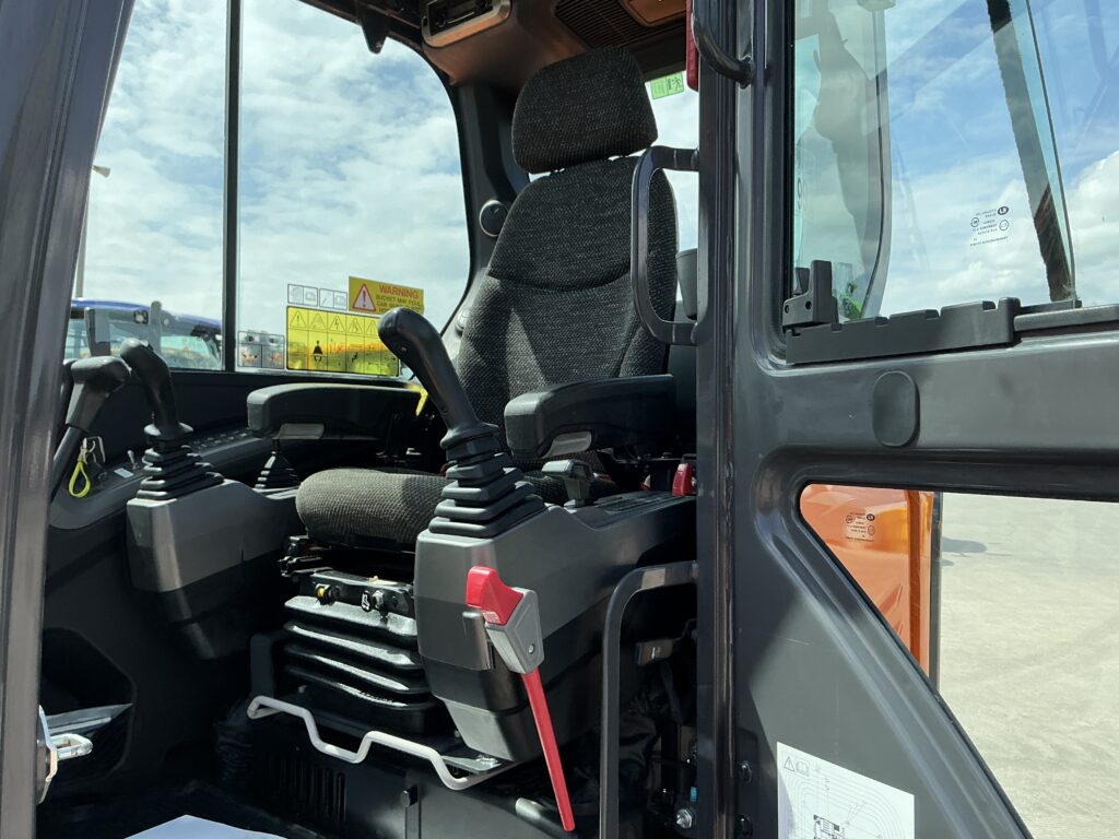 Develon DX85R Series 7 Digger (ST26568)