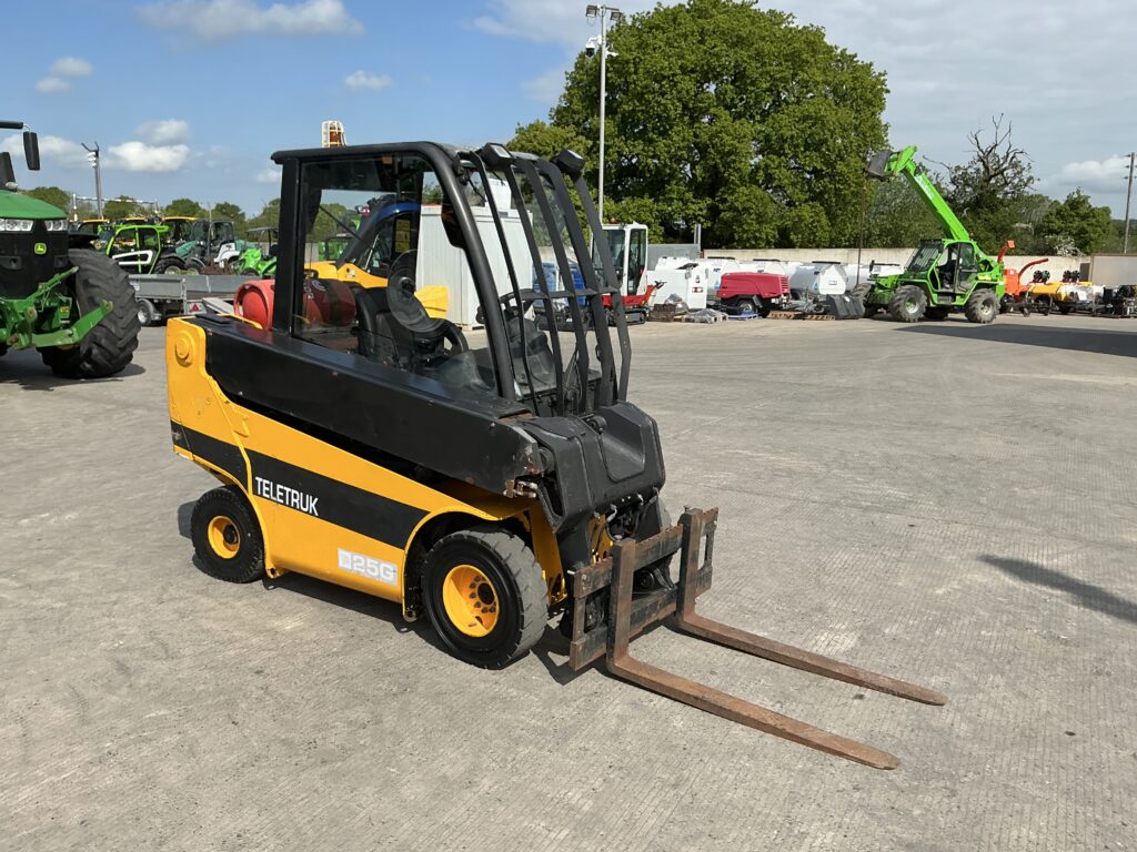 JCB 25G Teletruk Gas Forklift (ST26616)