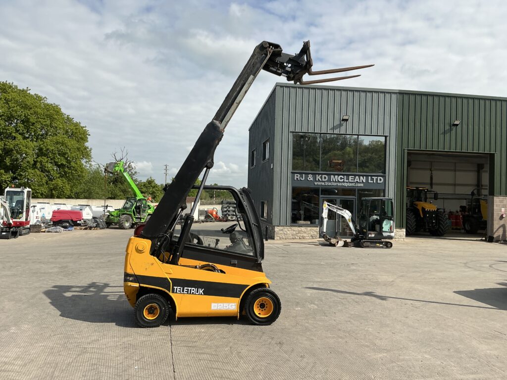 JCB 25G Teletruk Gas Forklift (ST26616)