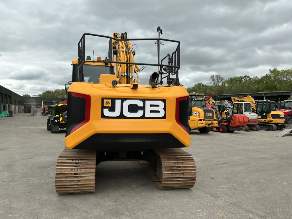 JCB 140X LC Digger (ST26187)