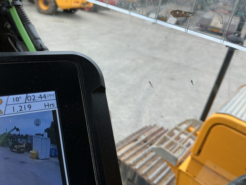 JCB 140X LC Digger (ST26187)