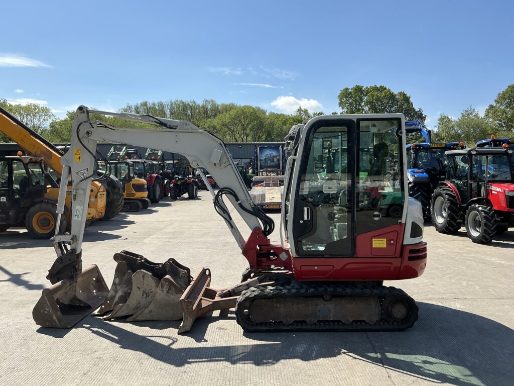 Takeuchi TB240 Digger (ST26506)