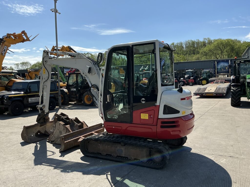 Takeuchi TB240 Digger (ST26506)