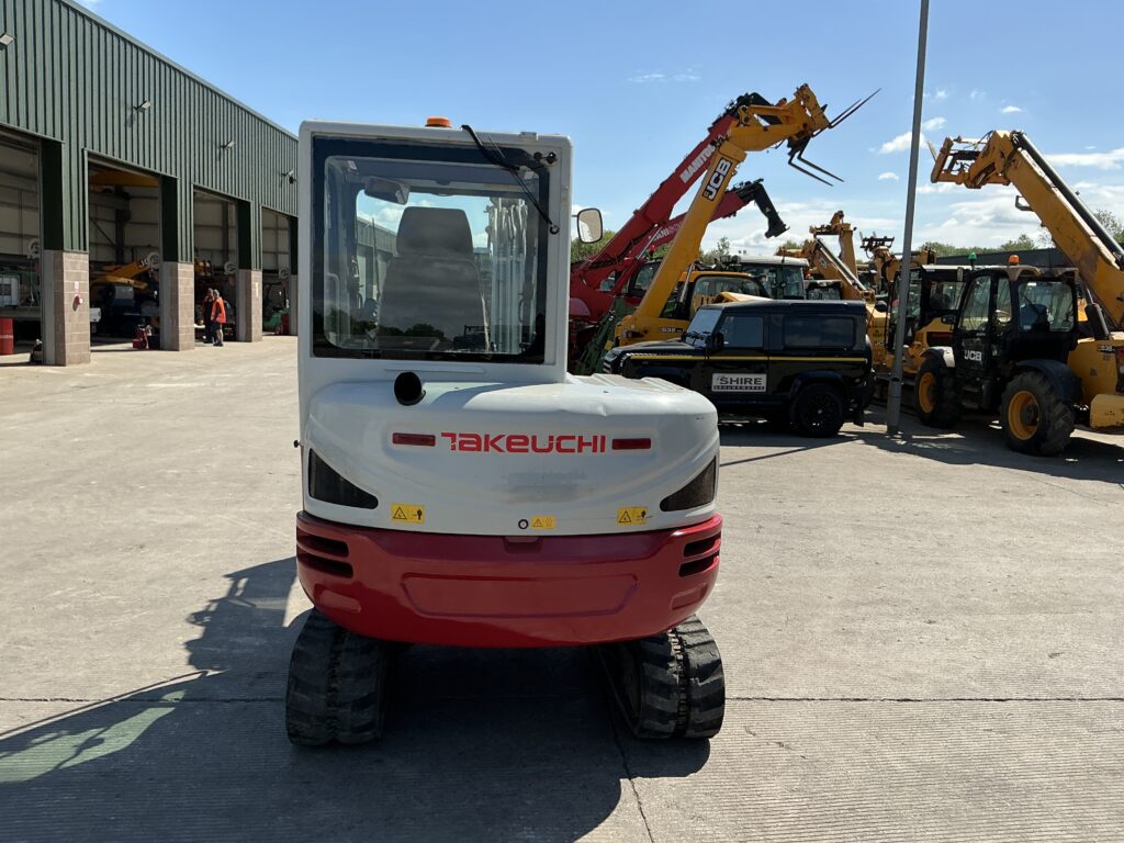 Takeuchi TB240 Digger (ST26506)