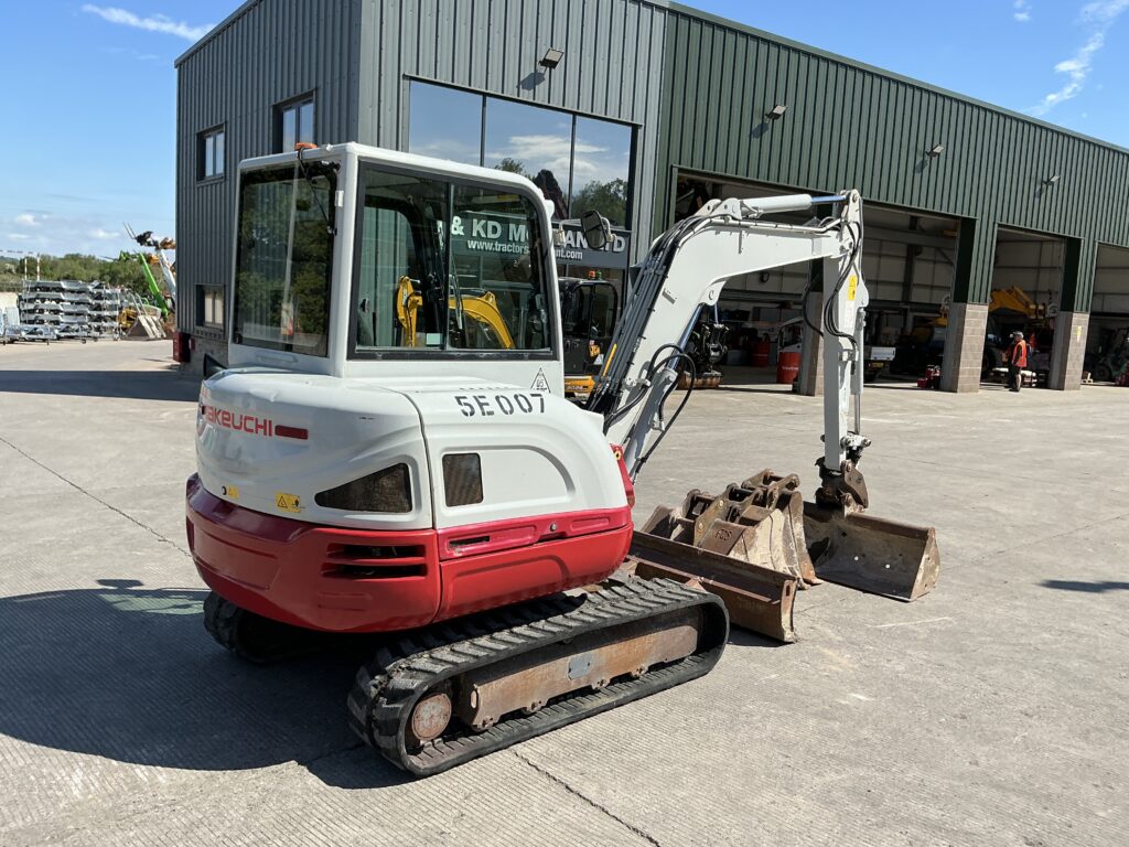 Takeuchi TB240 Digger (ST26506)