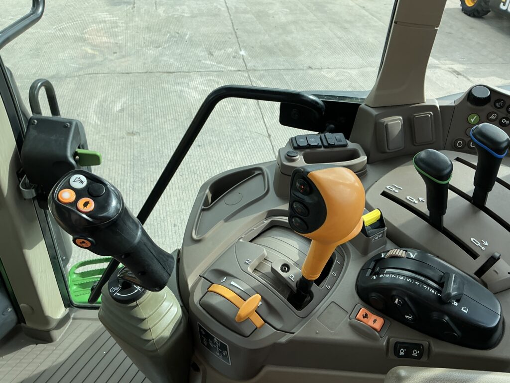 John Deere 6130M Tractor (ST26618)