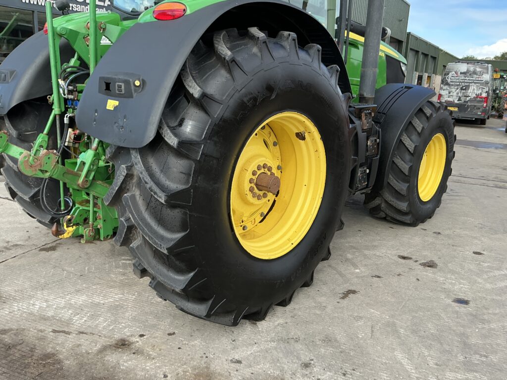 John Deere 7250R Tractor (ST24557)