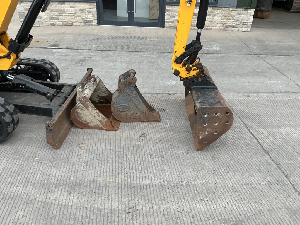 JCB 8026 CTS Digger (ST26043)