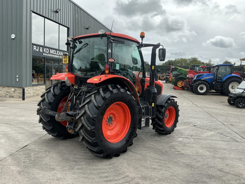 Kubota M105 GX-IV Tractor (ST26382)