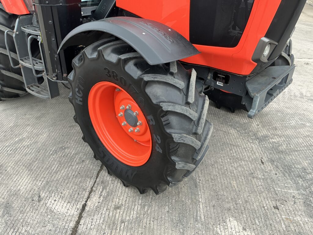 Kubota M105 GX-IV Tractor (ST26382)
