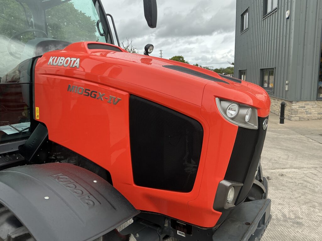 Kubota M105 GX-IV Tractor (ST26382)