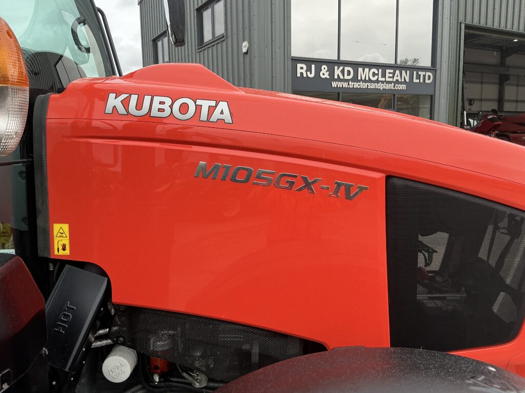 Kubota M105 GX-IV Tractor (ST26382)