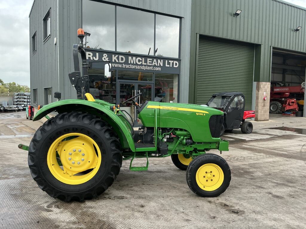 John Deere 5055E Tractor (ST26716)