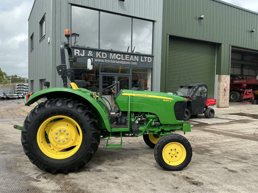 John Deere 5055E Tractor (ST26716)