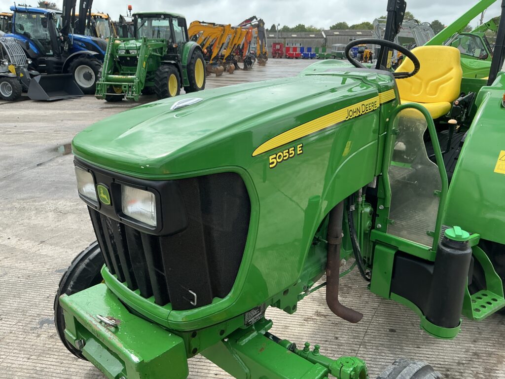 John Deere 5055E Tractor (ST26716)