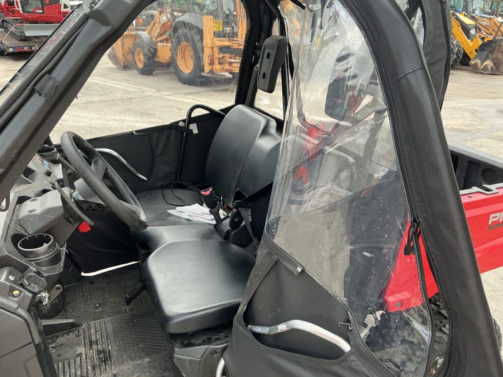 Honda Pioneer 520 Buggy (ST26582)