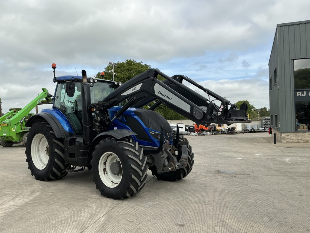 Valtra T174 Active tractor (ST26435)