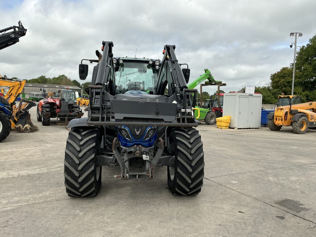 Valtra T174 Active tractor (ST26435)