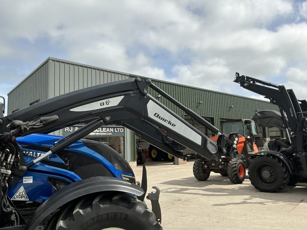 Valtra T174 Active tractor (ST26435)