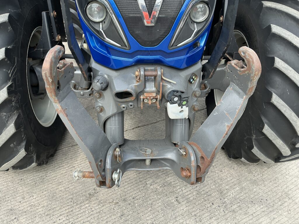 Valtra T174 Active tractor (ST26435)