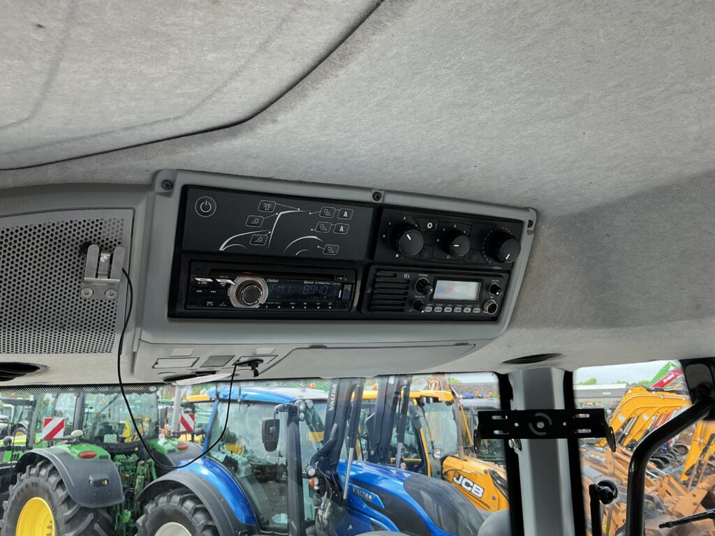 Valtra T174 Active tractor (ST26435)
