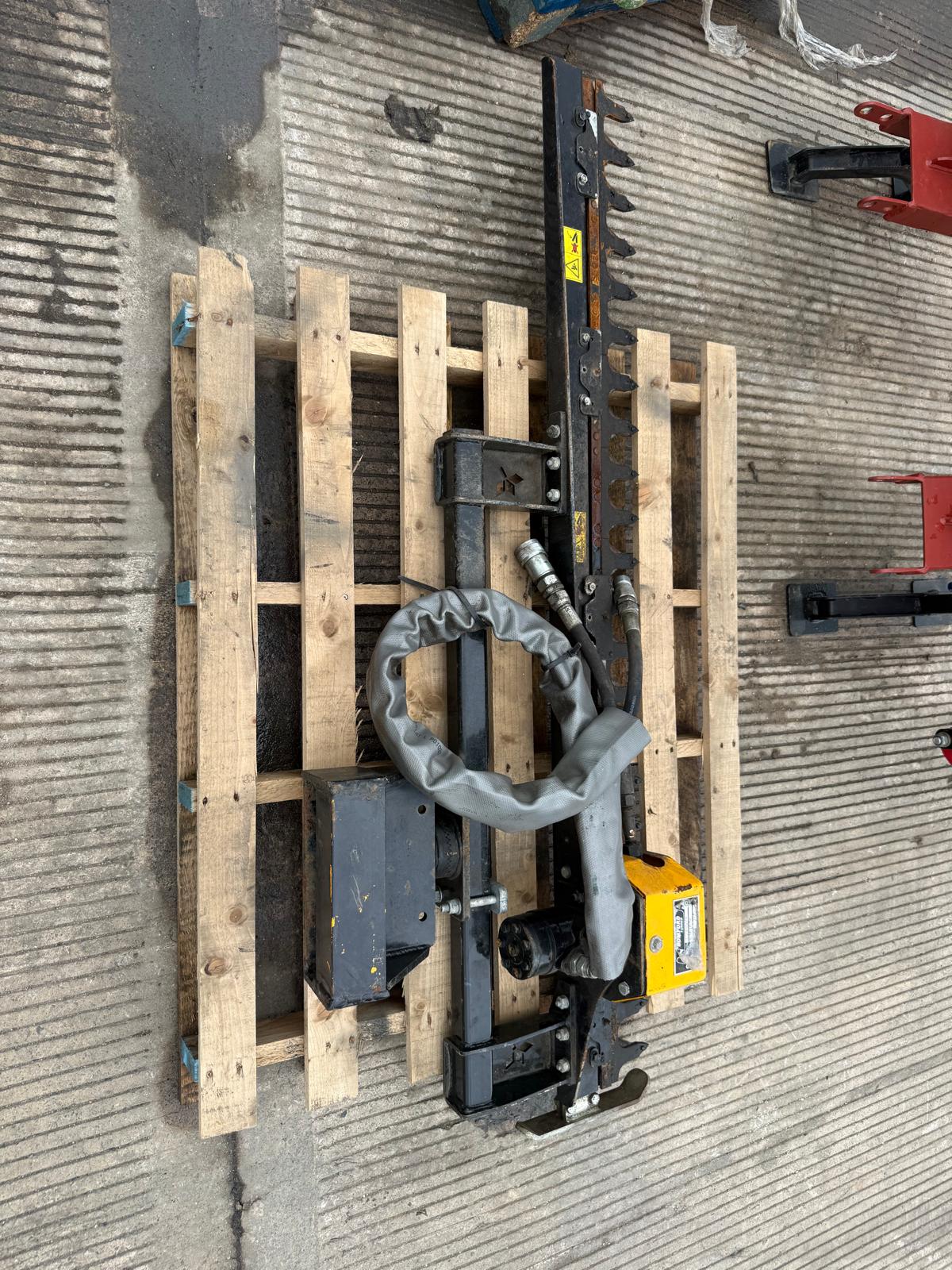 Bomford Robin 3.4 Hedge Trimmer (ST26575)