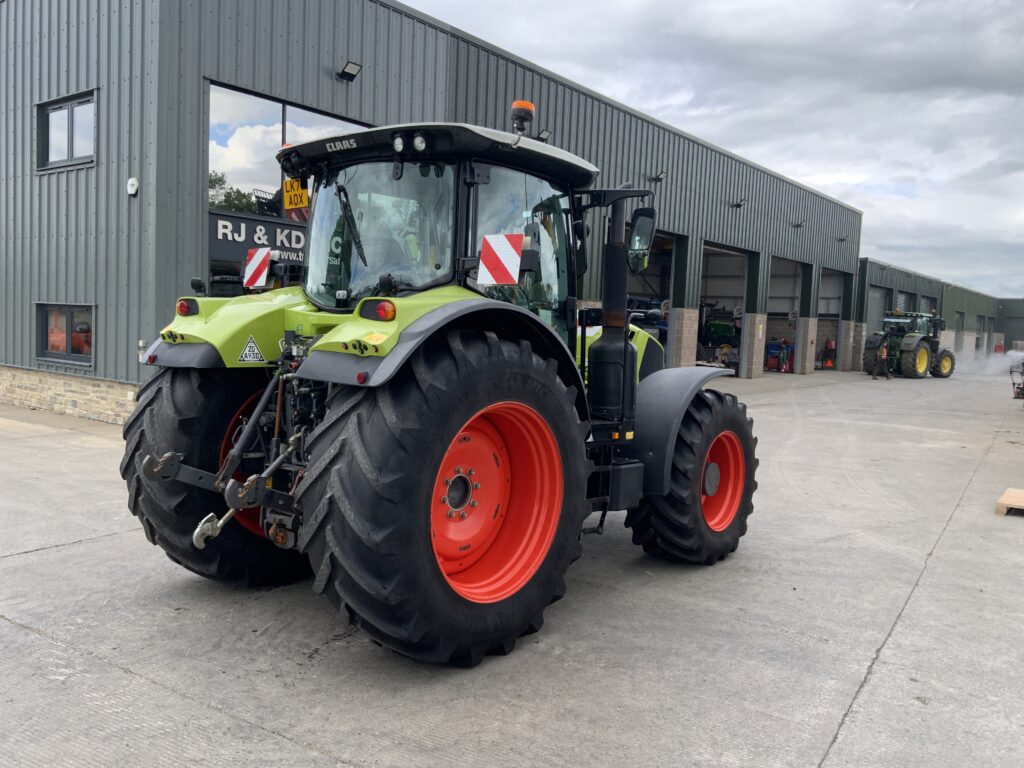 Claas 650 Arion Tractor (ST25367)