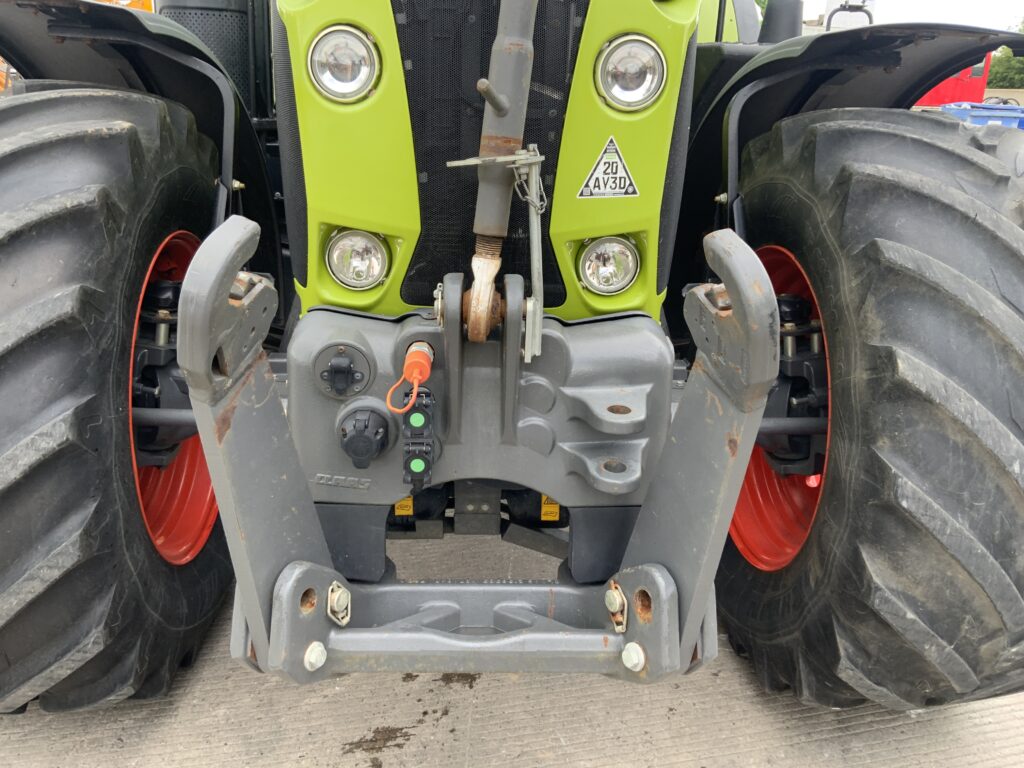 Claas 650 Arion Tractor (ST25367)