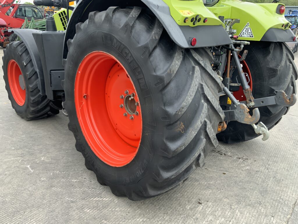 Claas 650 Arion Tractor (ST25367)