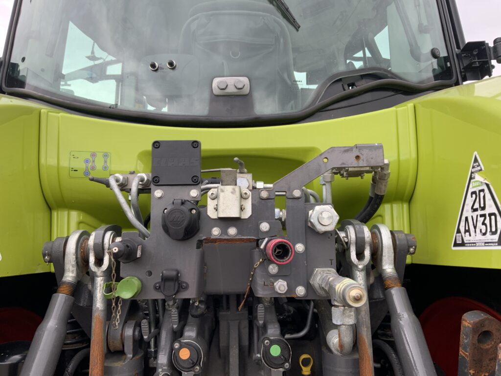 Claas 650 Arion Tractor (ST25367)