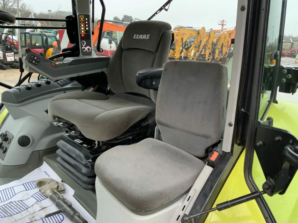 Claas Arion 650 Tractor (ST25369)