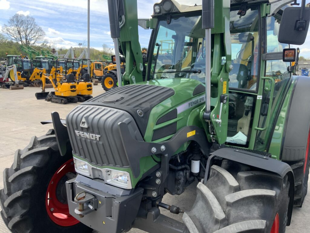 Fendt 210 Tractor (ST23988)