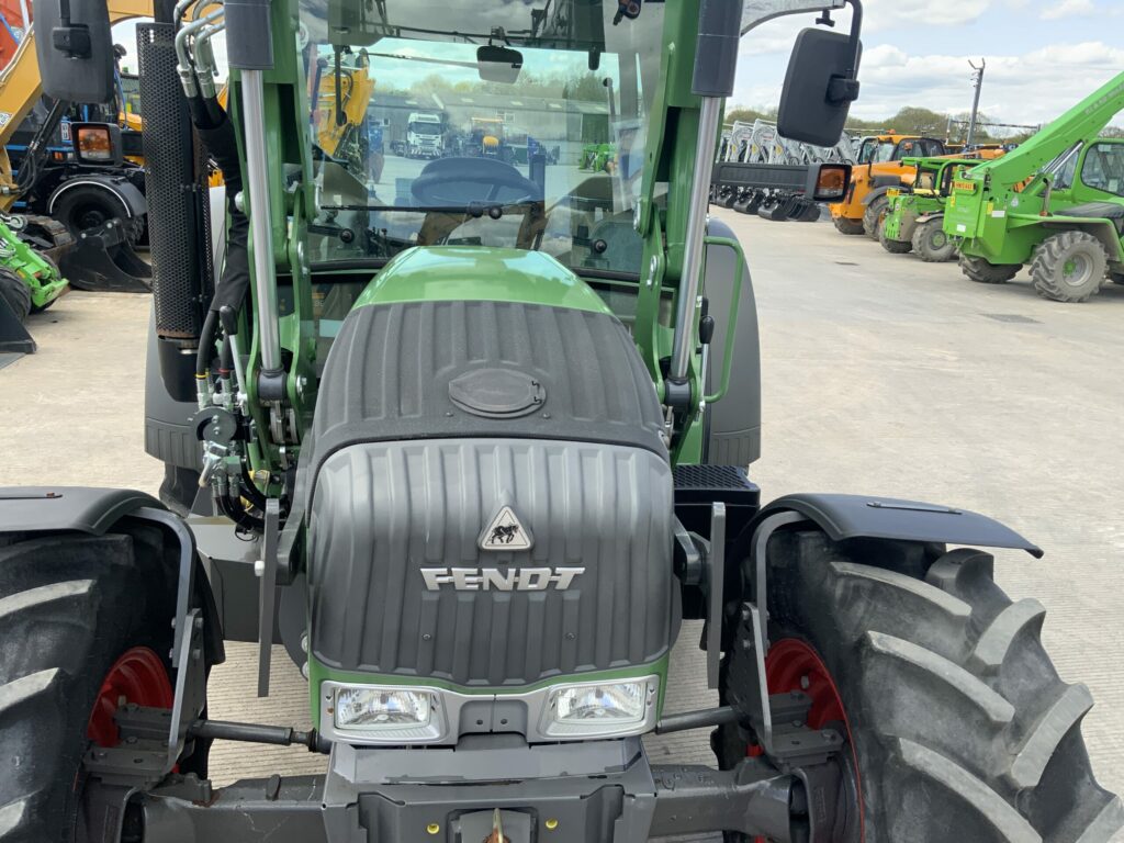 Fendt 210 Tractor (ST23988)