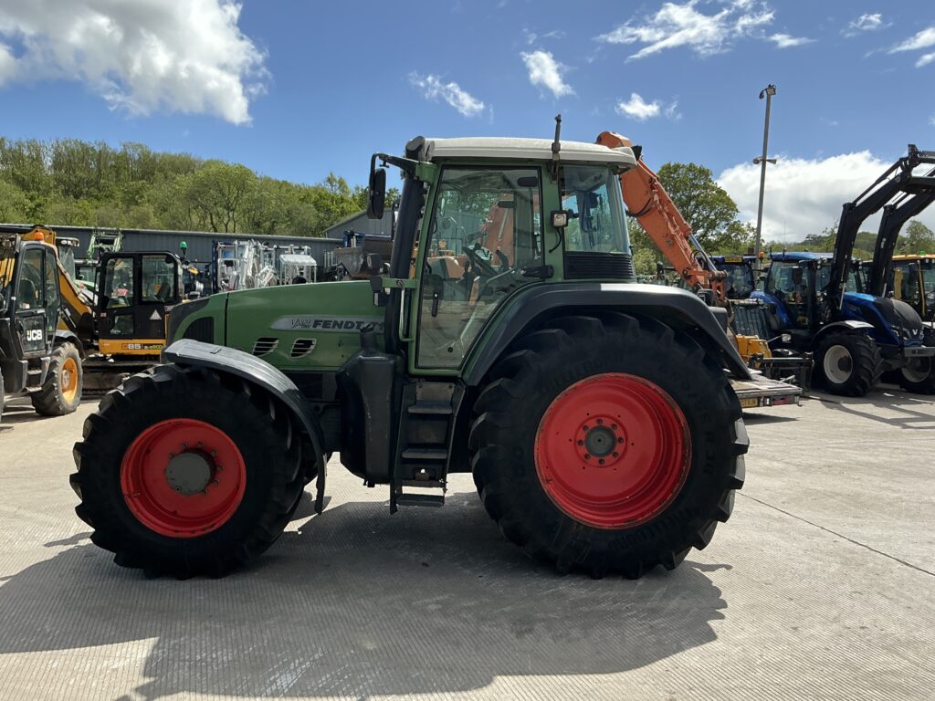 Fendt 716 Tractor (ST25458)