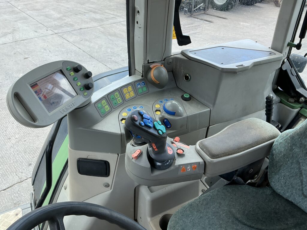 Fendt 716 Tractor (ST25458)