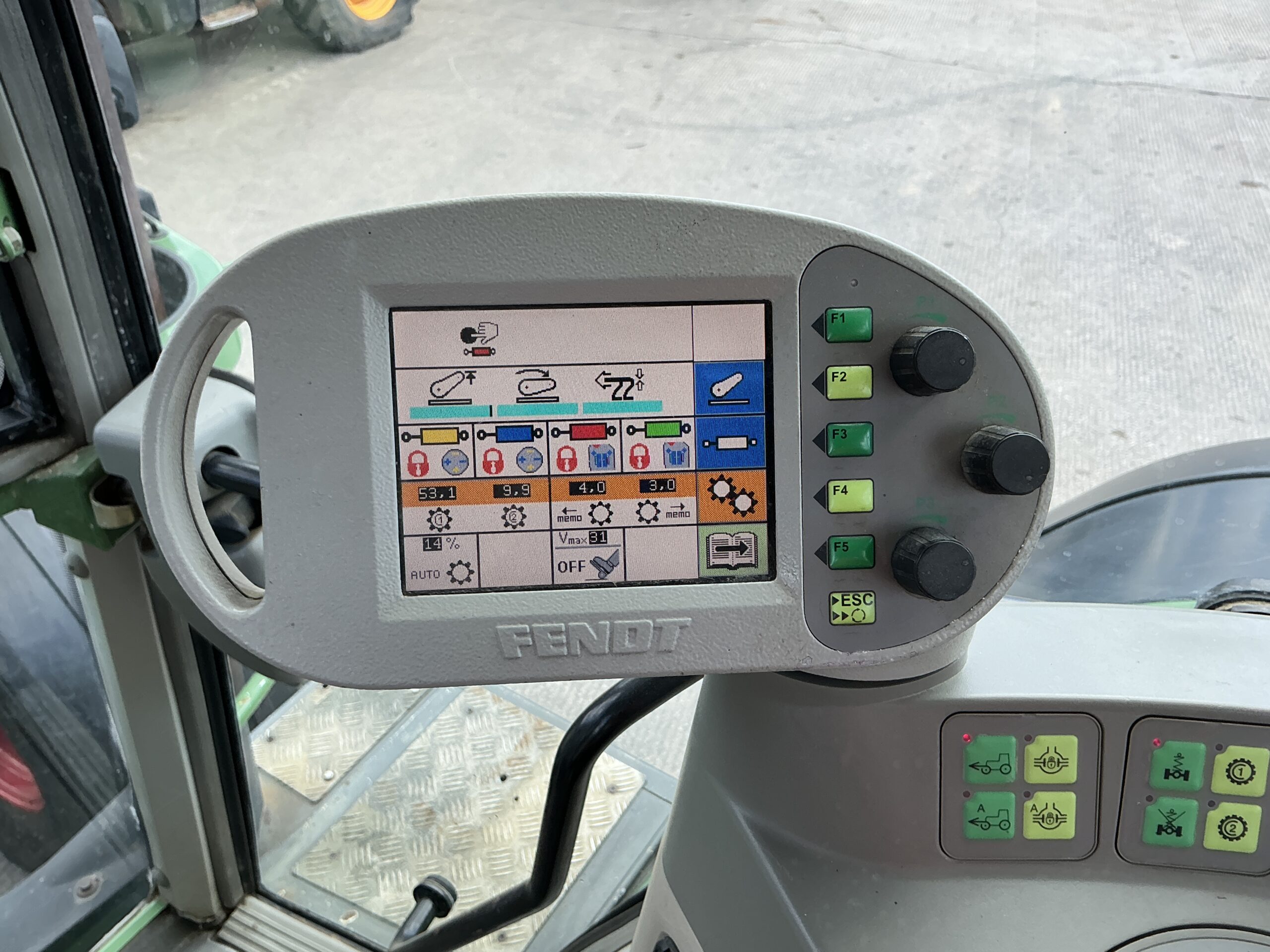 Fendt 716 Tractor (ST25458)