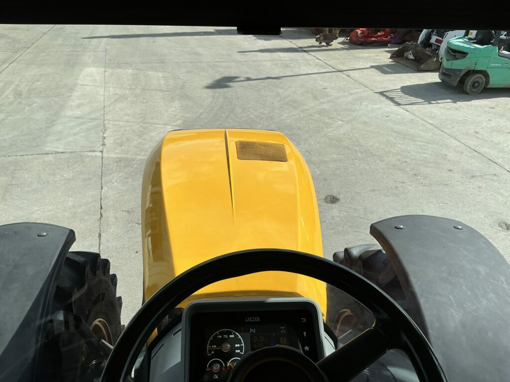 JCB 4220 Fastrac Tractor (ST26026)