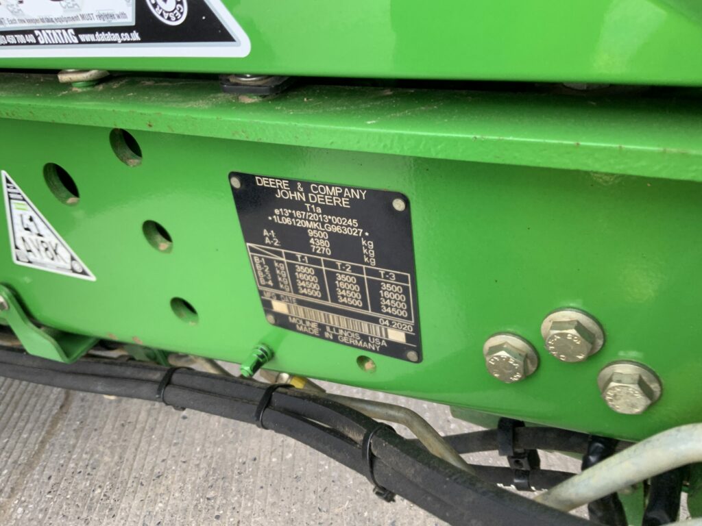 John Deere 6120M Tractor (ST26118)