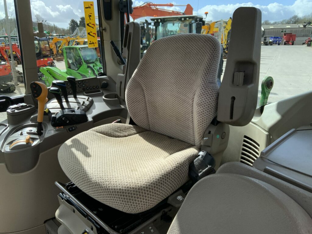 John Deere 6120M Tractor (ST26118)