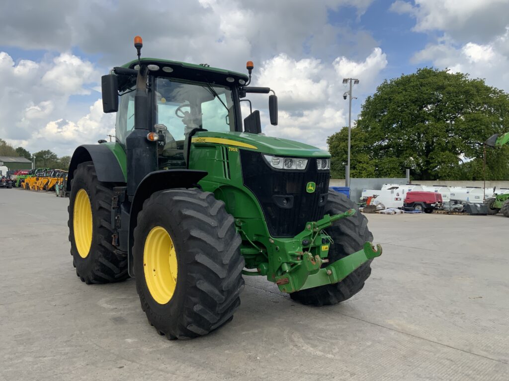 John Deere 7310R Tractor (ST22840)