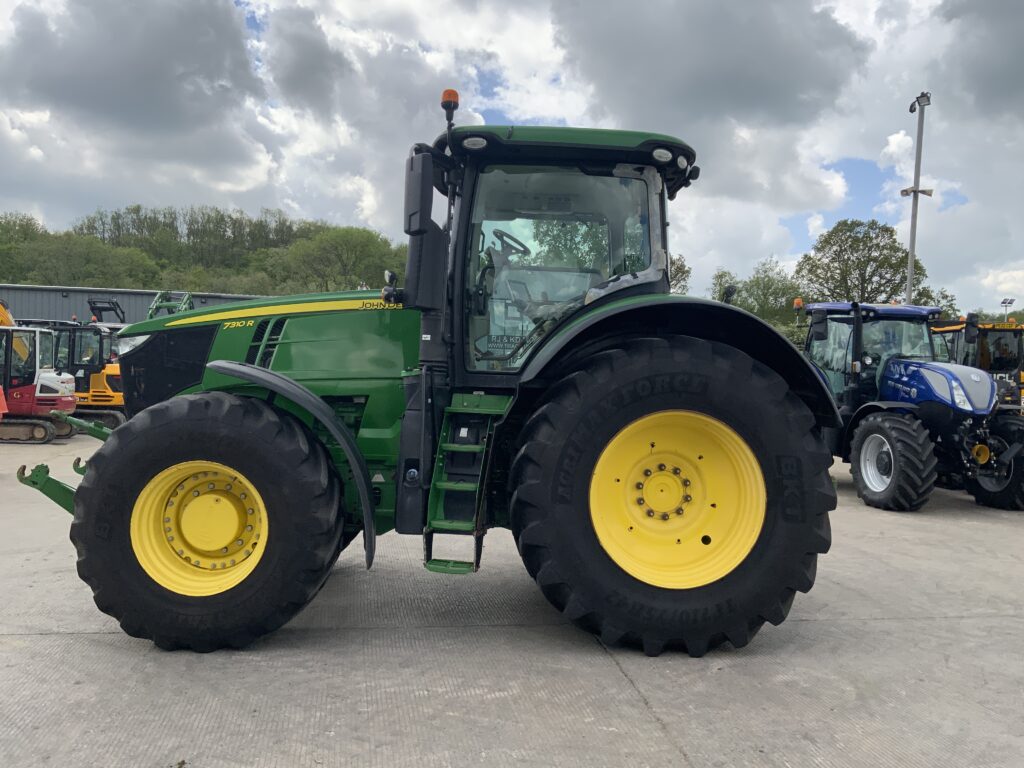 John Deere 7310R Tractor (ST22840)