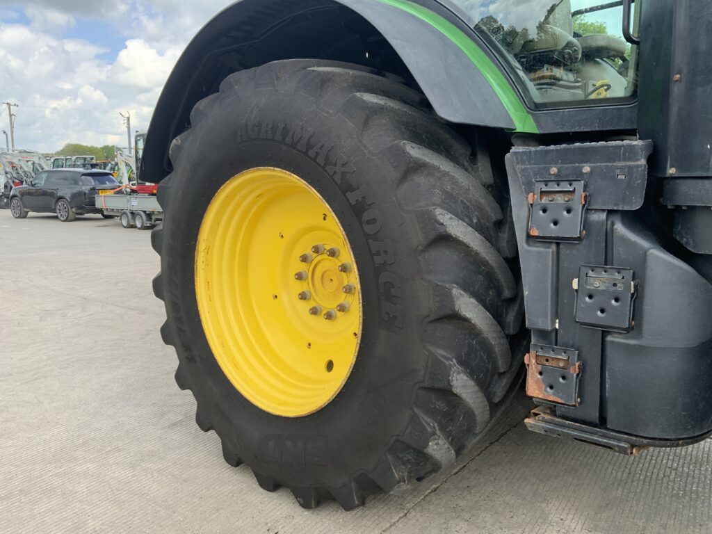 John Deere 7310R Tractor (ST22840)
