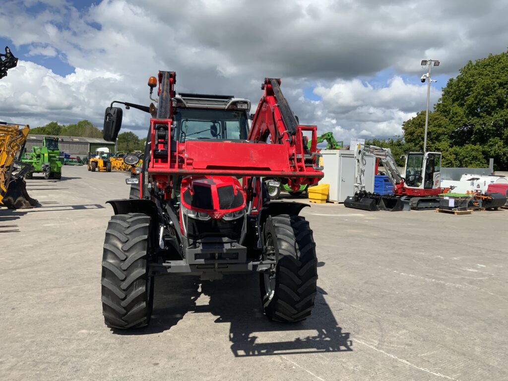 Massey Ferguson 5S.135 Tractor (ST26587)