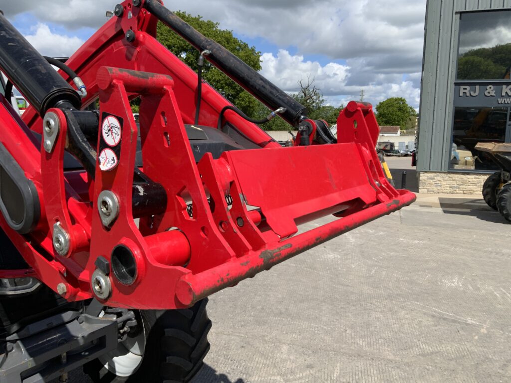 Massey Ferguson 5S.135 Tractor (ST26587)