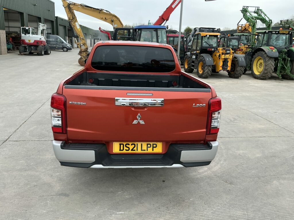 Mitsubishi L200 2.2 DI-D DC Barbarian 4WD (ST26427)