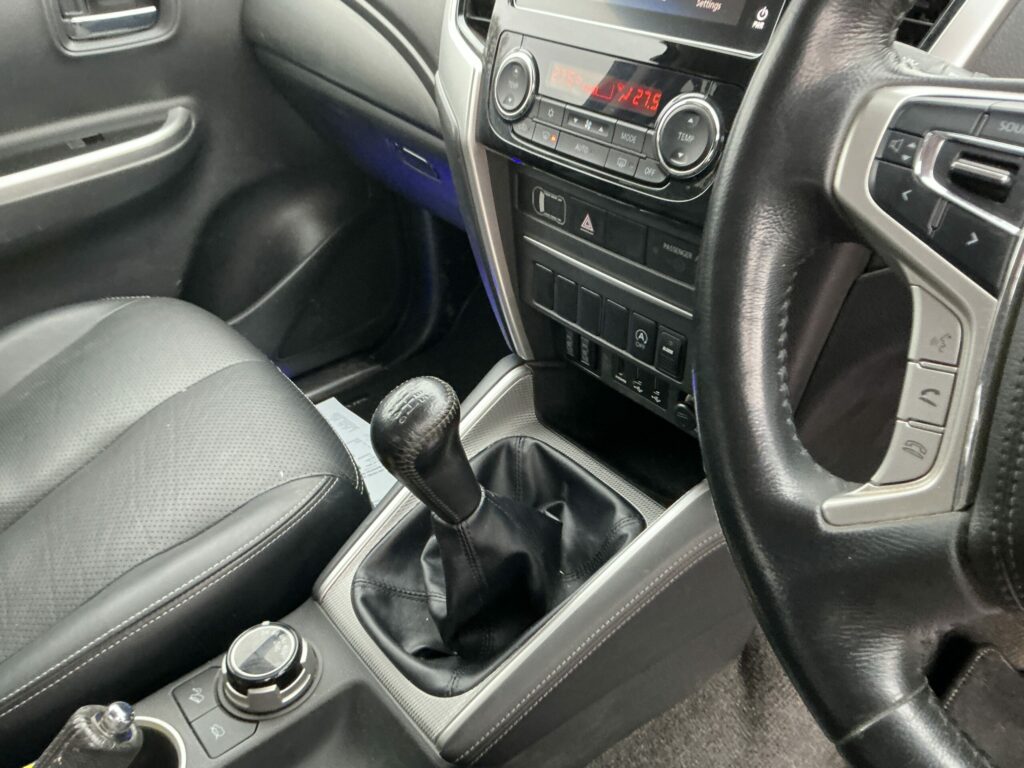 Mitsubishi L200 2.2 DI-D DC Barbarian 4WD (ST26427)