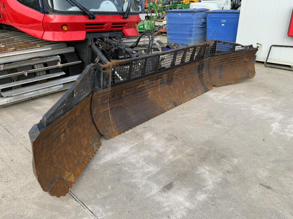 Pisten Bully PB300 Snow Groomer (ST26121)