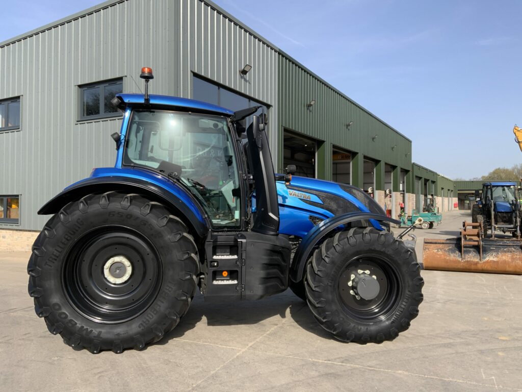 Valtra T175 Versu Tractor (ST26261)